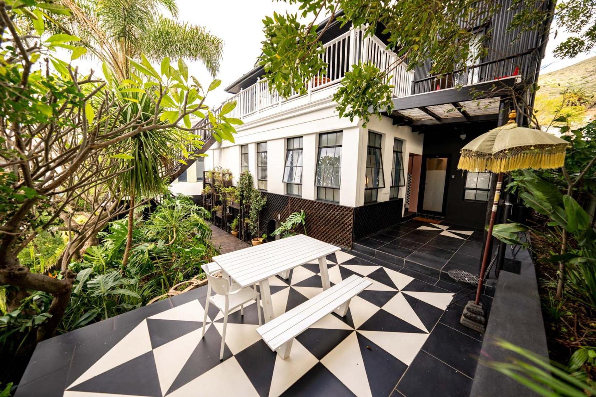Point's Pod - Indulge In An Urban Oasis *